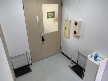 エレベータホール
1フロア・1ルームのみ - レンタルスペース・レコチャイ レンタルスペース(平日)の入口の写真