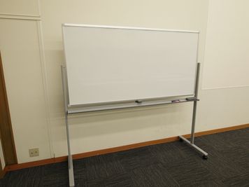 大阪会議室 大阪御堂筋ビル貸し会議室 M3会議室（地下4階）の設備の写真