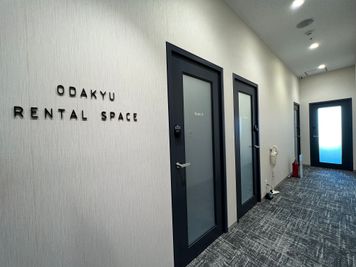 【小田急海老名貸し会議室】 小田急海老名貸し会議室Cの室内の写真