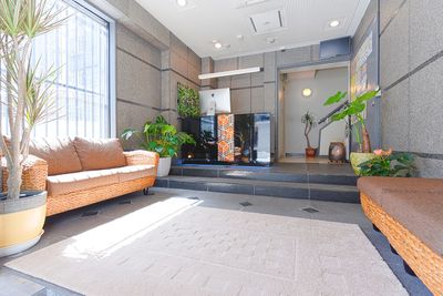 明るくキレイな受付 - Feel Osaka Yu 【超高速WiFi】緑見える会議室のその他の写真