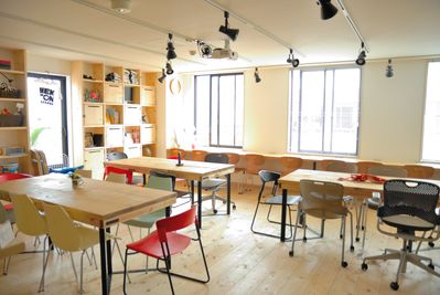 インスタ映えするカフェ空間です！　撮影ロケーションなどとしてもご活用ください！ - NEKTON FUJISAWA コワーキングスペースの室内の写真