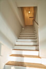 階段も立派な撮影スポットになります。 - 三軒茶屋go-studio 世田谷区で好立地のハウススタジオの設備の写真