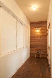 茶色の壁もいい雰囲気 - 三軒茶屋go-studio 世田谷区で好立地のハウススタジオの設備の写真