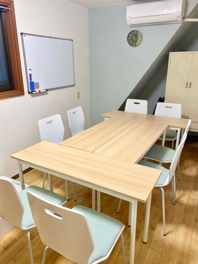 最大12名、テレワーク最適スペース - 小倉アート貸し会議室 徒歩4分12名可、綺麗でテレワークに最適