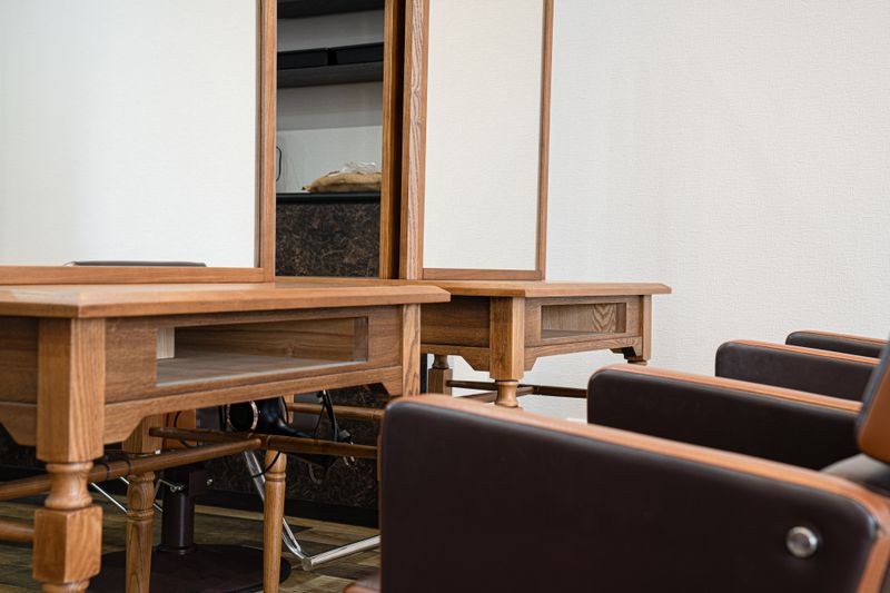 名東区シェアサロン美容室 D席  シャンプーブース側壁側のお席 -  D→START上社