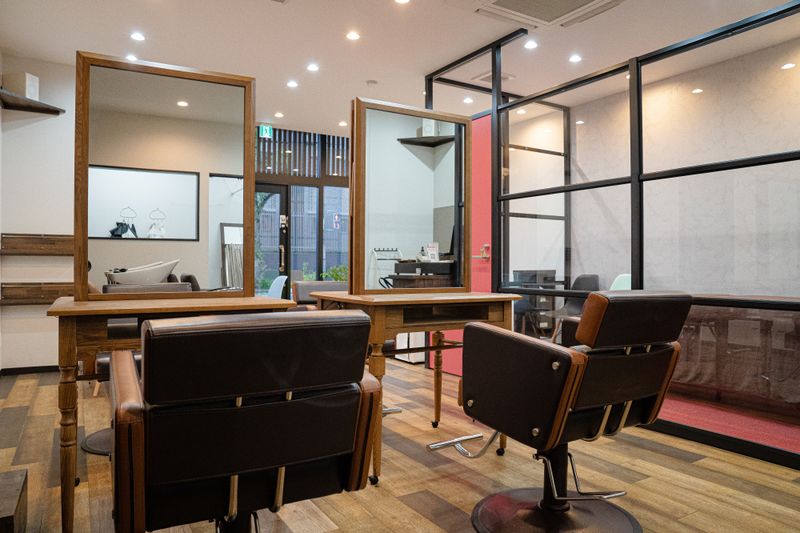 名東区シェアサロン美容室 A席  ドア側通路側のお席 -  D→START上社