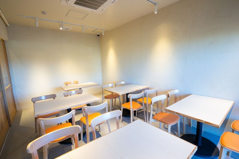 カフェ 併設のおしゃれなレンタルルーム  流山おおたかの森 - CAFE OKKO