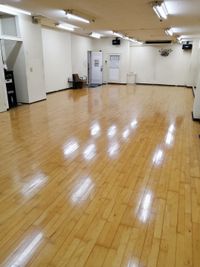 会場奥側からの様子 - コワーキングSP/レンタルスタジオ堺（東洋ビル） 地下1階/堺東でダンスができるレトロなスタジオの室内の写真
