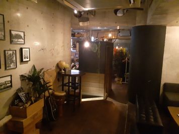 Cafe&Bar TREE BAR 広々レンタルスペースの室内の写真