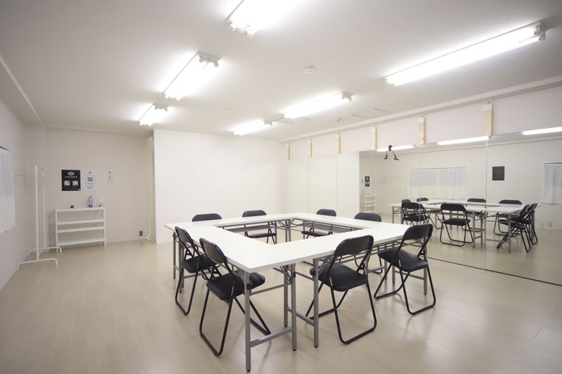 格安で会議ができるレンタルスペース - SAVAGE 淀屋橋店