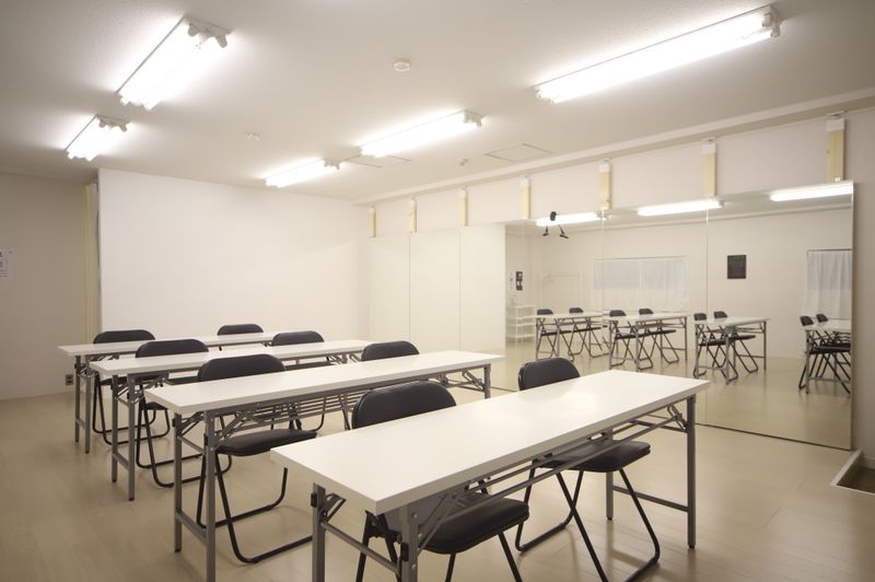 格安で会議ができるレンタルスペース - SAVAGE 淀屋橋店