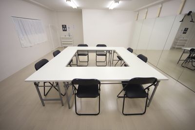SAVAGE 淀屋橋店 格安で会議ができるレンタルスペースの室内の写真