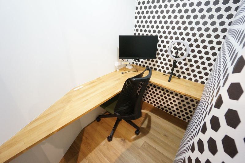 個室ワークブース　3 - CO-WORKINGSPACE EXPRESSION