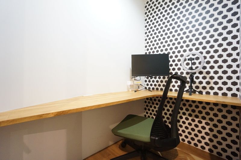 個室ワークブース　3 - CO-WORKINGSPACE EXPRESSION