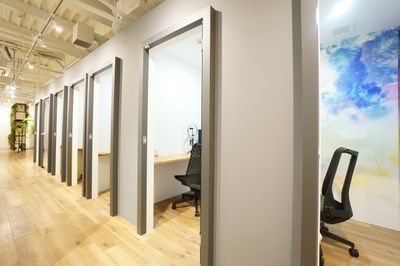 CO-WORKINGSPACE EXPRESSION 個室ワークブース　5の室内の写真