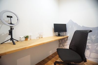 CO-WORKINGSPACE EXPRESSION 個室ワークブース　6の室内の写真