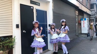 ビリヤード淡路亭の左ビル、1番右の青扉インターホンを押してください - EYERIS 秋葉原フォトスタジオ 多目的パーティスペースの入口の写真