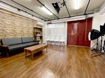 笹塚 CIMS Studio Nista 落ち着いた雰囲気のスペース【照明/白ホリ/全面グリーンあります】の室内の写真