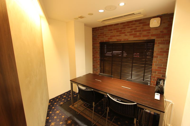 ミーティングルーム2（完全個室） - 【おしごとカフェ心斎橋】心斎橋駅徒歩3分/ドリンクバー飲み放題
