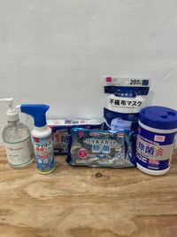 コロナ対策として、除菌グッズ揃っております。 - JK Studio 三宮 ウエストモンドビルB1 1DAYショップ、ネイル、施術、カウンセリングサロン、ミシン作業の室内の写真