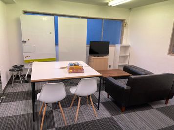 ホワイトボードは現在１つのみ設置。 - JK Room 駒込 【レンタルサロン専用】JK Room 駒込の室内の写真