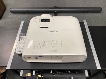 【プロジェクター/EH-TW5650】 - TIME SHARING 六本木 第6DMJビル 【閉店】9A／77名収容の貸し会議室の設備の写真
