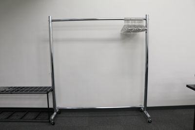 【ハンガーラック/ハンガー約70個】 - TIME SHARING 六本木 第6DMJビル 【閉店】9A／77名収容の貸し会議室の設備の写真