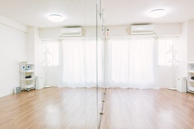 スタジオ HIKARI 渋谷 ダンススタジオ、ヨガスタジオ、演劇、撮影スタジオ、渋谷の室内の写真