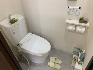 お手洗い - HORNET GYM 【新中野駅３分/47㎡】静かで清潔な大人向けのレンタルジムの設備の写真