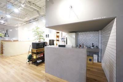 CO-WORKINGSPACE EXPRESSION ソファ席1の室内の写真