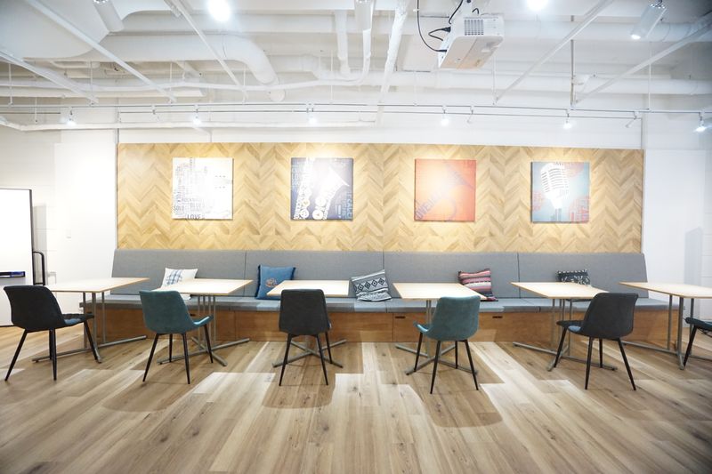 ソファ席4 - CO-WORKINGSPACE EXPRESSION