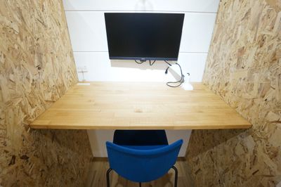 CO-WORKINGSPACE EXPRESSION カウンター席1の室内の写真