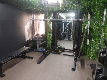 レンタルジムtdoh トレーニングスペースの室内の写真