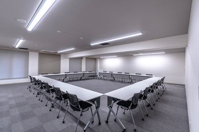会議に★ロの字　24名がけ（2名がけ）
 - 銀座ユニーク貸会議室7丁目店 N303の室内の写真