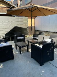 ♠️ポーカー♥️庭付きリノベルーム♣️屋外BBQ可能♦️			 多機能スペースの室内の写真