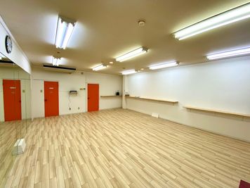当日予約可能。個人練習　グループ練習　教室など使用できる多目的スペース - レンタルスタジオ　バーディ岐阜いおり店