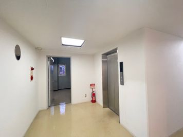 【3階エレベーターホール】 - TIME SHARING 高田馬場 ホンダビル ルームCのその他の写真