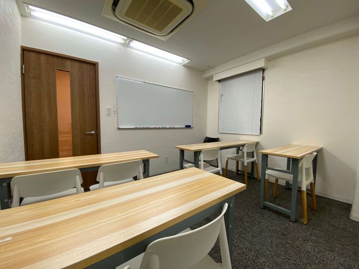 【9名収容のシンプルな会議室】 - TIME SHARING 高田馬場 ホンダビル VIP2の室内の写真