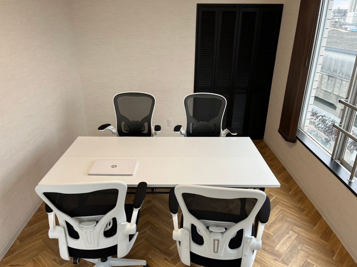 貸会議室兼打ち合わせスペース - 国府台駅徒歩1分、貸会議室・上映会・オンラインMTGスペース