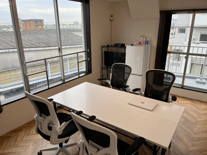 貸会議室兼打ち合わせスペース - 国府台駅徒歩1分、貸会議室・上映会・オンラインMTGスペース