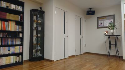 更衣室（男女）入口 - 助川ダンス教室 ダンススタジオの設備の写真