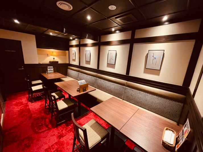 CANTONA CAFE & BAR 上野広小路徒歩1分🚃喫煙可能な個室会議室スペース🚬の室内の写真