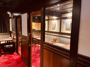 CANTONA CAFE & BAR 上野広小路徒歩1分🚃喫煙可能な個室会議室スペース🚬の室内の写真