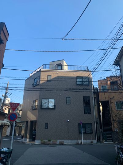 屋上のくつろぎスペース - スカイツーツリーを臨む「屋上スペース」