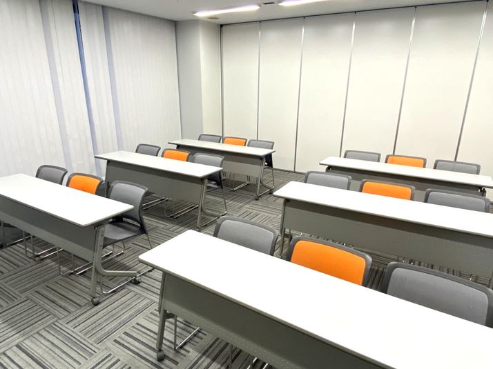 TimeD スクール型  最大18名利用可（49㎡）  - 貸会議室TimeOffice名古屋