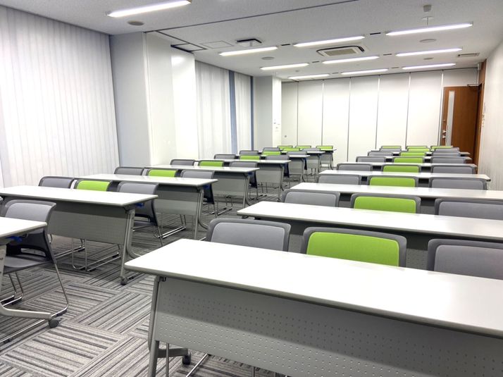 TimeAB スクール型  最大48名利用可（87㎡）  - 貸会議室TimeOffice名古屋