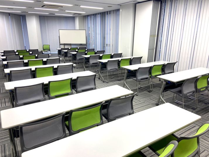 TimeAB スクール型  最大48名利用可（87㎡）  - 貸会議室TimeOffice名古屋