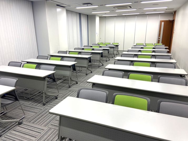 TimeAB スクール型  最大48名利用可（87㎡）  - 貸会議室TimeOffice名古屋