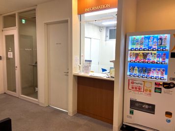 貸会議室TimeOffice名古屋 TimeSalon スクール型  最大90名利用可（86㎡） の室内の写真