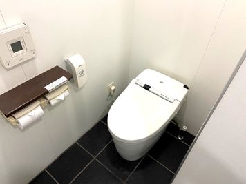 貸会議室TimeOffice名古屋 TimeSalon スクール型  最大90名利用可（86㎡） の室内の写真